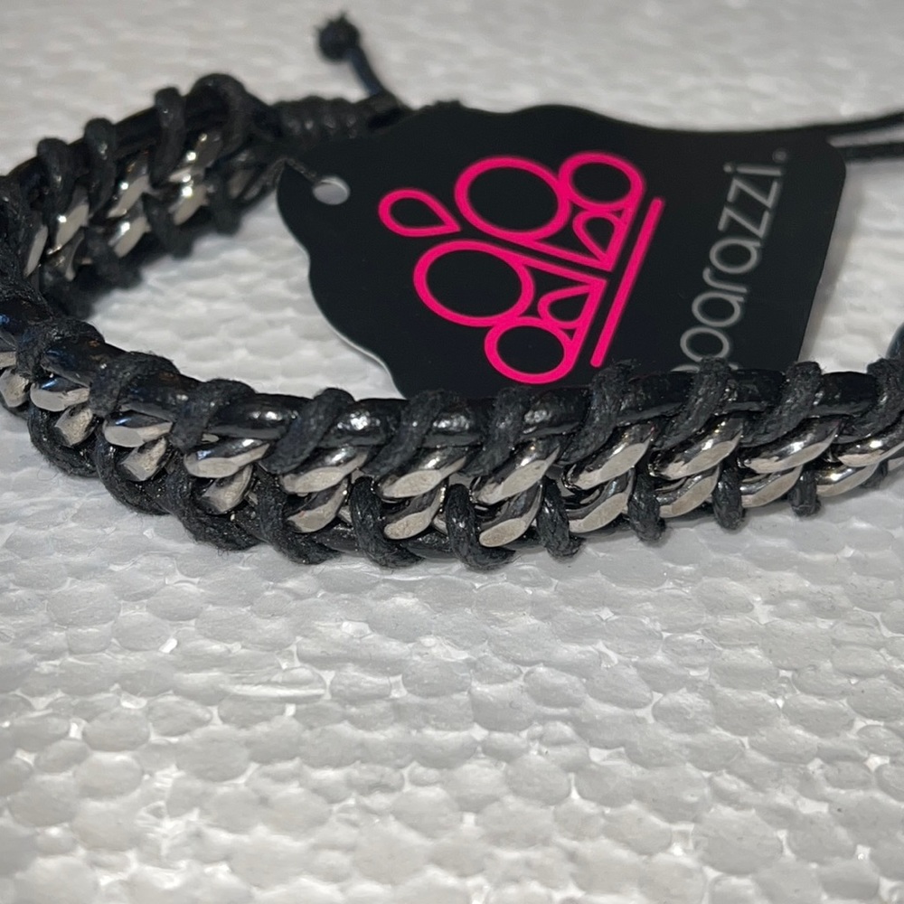 Thick silver chain and leather urban bracelet